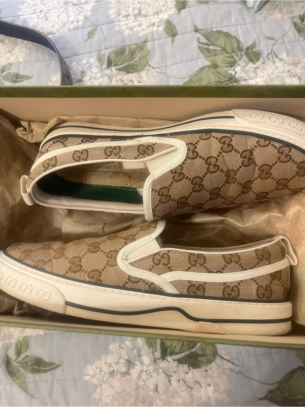 Gucci authentic beige